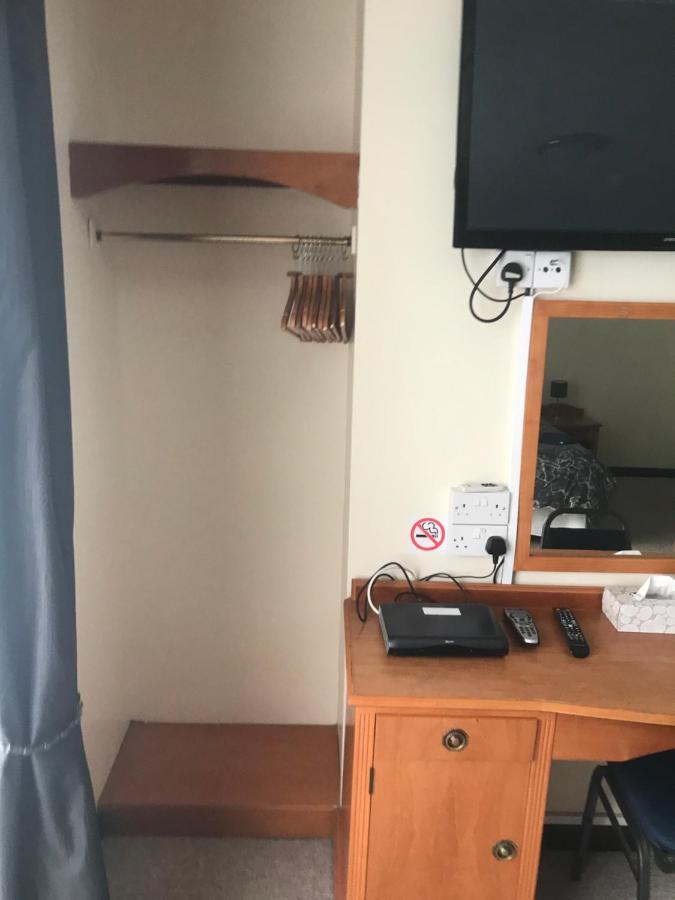 Dolphin Hotel Public House Уэймут Экстерьер фото